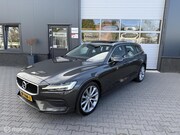 Volvo V60 - 2.0 T4 Momentum Pro / Panoramadak / Pilot Assist