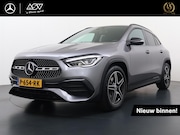 Mercedes-Benz GLA-Klasse - 180 AMG Business Solution | Trekhaak Wegklapbaar | Sfeerverl