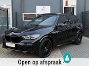 BMW X5 - XDrive45e M-Sport PANO HUD BOWERS & WILKENS SOFTCLOSE TREKHA