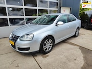 Volkswagen Jetta - 1.4 TSI Sportline