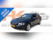 Volvo S40 - 1.8 Momentum 17" LMV, Clima, Bluetooth, cruisecontrole, NAP