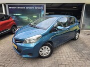 Toyota Yaris - 1.0 VVT-i Aspiration | 2E EIGENAAR | 12MND GARANTIE | NAVI |