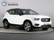 Volvo XC40 - 1.5 T2 R-Design (NL-Auto / Pano / Elek. trekhaak / 360 Camer