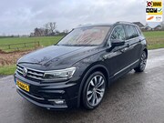 Volkswagen Tiguan - 1.5 TSI ACT Highline Business R, pano, trekhaak