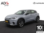 Lexus LBX - 1.5 Elegant 2WD | Trekhaak | 18 Inch Lichtmetalen velgen | B