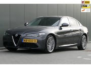 Alfa Romeo Giulia - 2.2 Eco Business Super NAP Leder Navi Camera Dealer onderhou