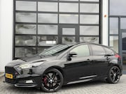 Ford Focus - 2.0 ST-3 250PK+ / Pano / Camera / Recaro / LEDER