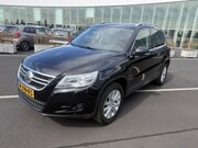 Volkswagen Tiguan - 2.0 TSI Tr.&Fi 4M