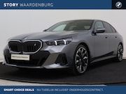 BMW i5 - eDrive40 M Sport / Trekhaak / Panoramadak / Comfortstoelen /
