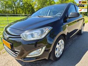 Hyundai i20 - 1.2i First Edition compleet klaar met airco