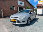 Ford Focus - 1.0 EcoBoost Edition ( Navigatie + Cruise controle + Airco )