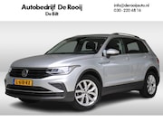 Volkswagen Tiguan - 1.5 TSI Life Navigatie | Trekhaak | Parkeercamera | All Seas