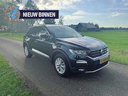 Volkswagen T-Roc - 1.0 TSI Style | Camera | Adaptive Cruise Control | Apple Car