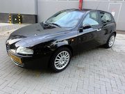 Alfa Romeo 147 - 1.6 T.Spark Lusso LEER NAVI NIEUWE APK