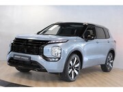 Mitsubishi Outlander - 2.4 PHEV Instyle | Moonstone Grey | Schuif- kanteldak | Leer