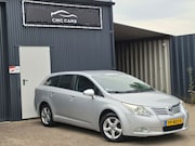 Toyota Avensis - 1.6 VVTi Business RIJDT&SCHAKELT PERFECTAIRCO//TREKHAAK