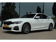 BMW 3-serie - 320I EXECUTIVE EDITION M-SPORT | CARPLAY | HUD | NAVI | CRUI