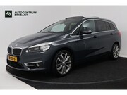 BMW 2-serie - 220i High Executive (PANORAMADAK, STOELVERWARMING, TREKHAAK,