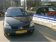 Renault Clio - 1.5 Dci 82pk 3drs. Authentique C staat in de krim.