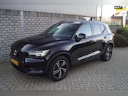 Volvo XC40 - 2.0 T4 AWD R-Design Autom Panodak Leder Stoel/Stuur ABank Ve