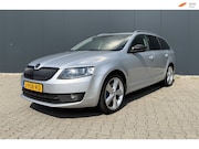 Skoda Octavia - Combi 1.8 TSI Greentech Elegance Navi Airco Trekhaak APK