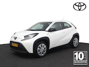 Toyota Aygo X - 1.0 VVT-i S-CVT Play | Automaat | LAGE KM-STAND | Parkeer ca