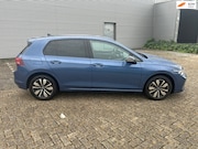 Volkswagen Golf - 1.5 TSI met wegklapbare trekhaak