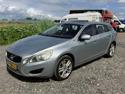 Volvo V60 - 2.4 D6 AWD Plug-In Hybrid Summum 2013