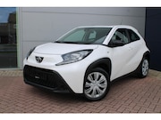 Toyota Aygo X - 1.0 VVT-i S-CVT Automaat first Airco Camera Carplay Zeer moo