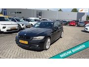 BMW 3-serie - Touring 320i Luxury 170pk Clima Trekhaak 1400kg. Xenon
