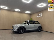 MINI Cooper - 3-Deurs 1.5 * Automaat / 1e Eig / Navigatie / LM Velgen / Cr