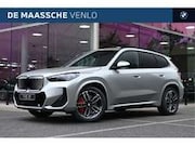BMW iX1 - eDrive20 M Sport / Panoramadak / Trekhaak / Sports