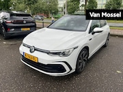 Volkswagen Golf - 1.5 eTSI R-Line | 150 PK | Automaat | Panorama Schuif-Kantel