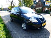 Lancia Ypsilon - 1.2 Argento Airco INRUILKOOPJE ZO MEENEMEN