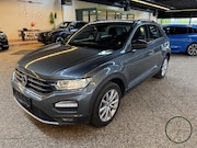 Volkswagen T-Roc - 1.5 TSI Style | 51.000KM !! | Camera | Trekhaak | Adaptive |