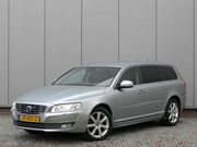 Volvo V70 - T4 AUT Polar Navi / Xenon / Trekhaak / Bluetooth