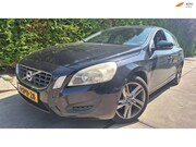 Volvo V60 - 2.0 D3 R-Design