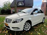Mercedes-Benz B-klasse - 180 Ambition Aut. DCT7 / A.C. / PDC