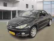 Peugeot 206 - CC 2.0-16V Griffe ( GEEN APK / ZO MEE! )