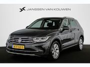 Volkswagen Tiguan - 1.5 eHybrid Elegance Trekhaak Stuur-Stoelverwarming 360-Came
