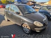 Lancia Ypsilon - 1.4-16V Platino