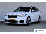 BMW X1 - sDrive20i High Executive M-sport | M-Sport | Alcantara bekle