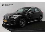 BMW X1 - sDrive20i (CAMERA, STOELVERWARMING, TREKHAAK)