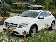 Mercedes-Benz GLA-Klasse - 200 Business Nieuwstaat 19 inch AMG velgen Trekhaak cruise c