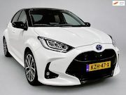 Toyota Yaris - 1.5 Hybrid Executive Bi-Tone - Navigatie - Camera - Cruise -