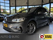 Volkswagen Touran - 1.4 TSI Highline Business R 7p | Trekhaak | Camera | Pano| L