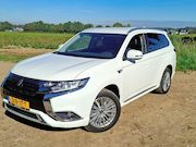Mitsubishi Outlander - 2.4 PHEV S-Edition, BOVAG - Apple Carplay - stoelverwarming
