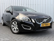 Volvo V60 - 1.6 T3 Momentum | Leder | NAP | Trekhaak | Navi | Volledige