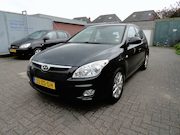 Hyundai i30 - 1.6i Style 5DRS (KM 207640 NAP AIRCO)