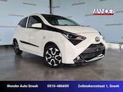 Toyota Aygo - 1.0 VVT-i x-clusiv /Stoelverwarming/Achteruitrijca